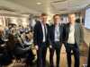Kjell Giæver, Arctic Energy Partners, Stig Hansen, Nordkappregionen Næringshage, og Roger Hansen, Nord Fiskarlag, inne på Corner i Honningsvåg.
