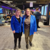 Ane Mikkelsen (til høyre) er selv en ung og engasjert tilflytter til Kirkenes. I oktober var hun med å samle over 30 unge voksne fra 9 land til Hackathon i Kirkenes. Her sammen med Kristiane M. Krys