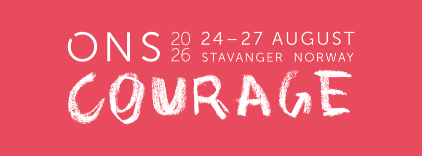 Grafisk ONS 2026‑header med rosa bakgrunn. Teksten viser datoene 24.&ndash;27. august i Stavanger, Norge, og ordet &lsquo;COURAGE&rsquo; skrevet i en h&aring;ndmalt, hvit typografi.